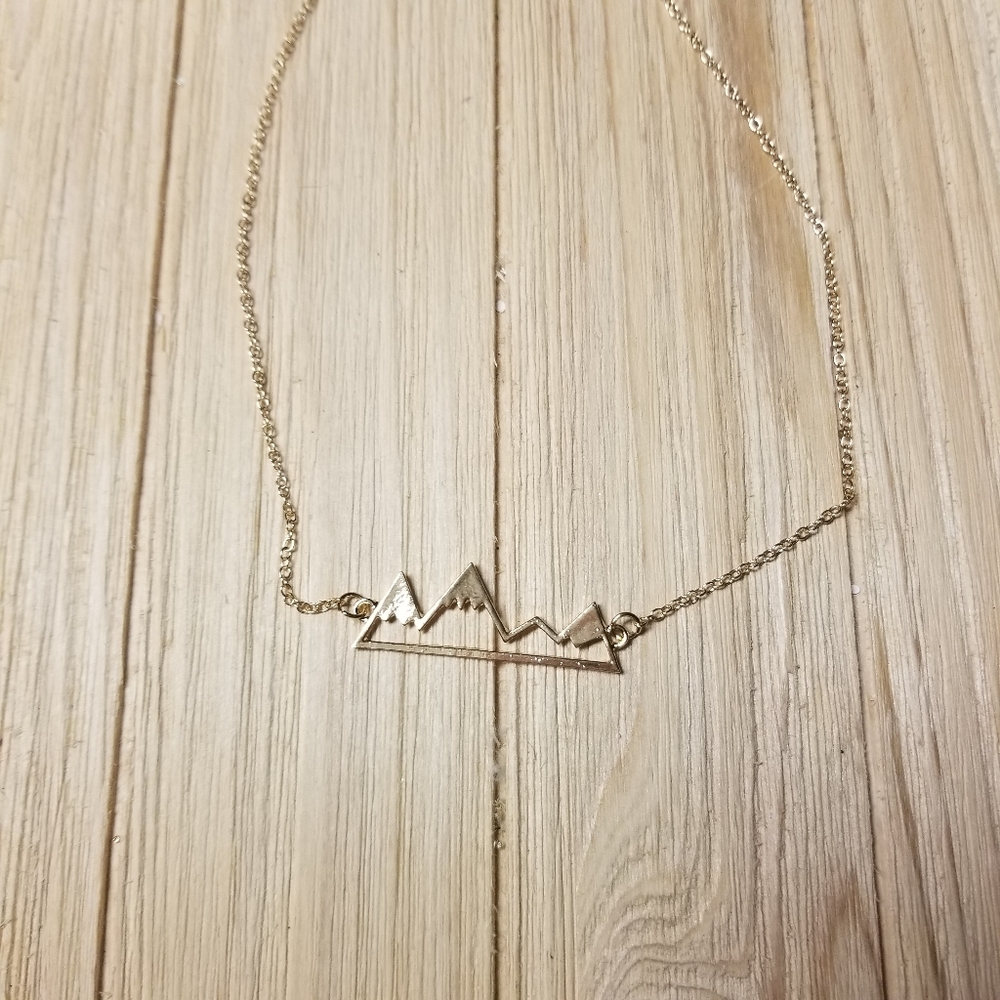 🏔🏔Very Pretty GOLD Mountains Necklace in Stainless Steel🏔🏔 - Picture 6 of 10